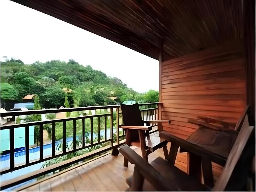 Phuttachot Resort Ko Phi Phi