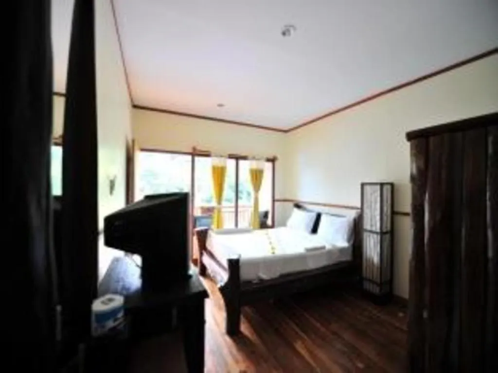 Phuttachot Resort Ko Phi Phi
