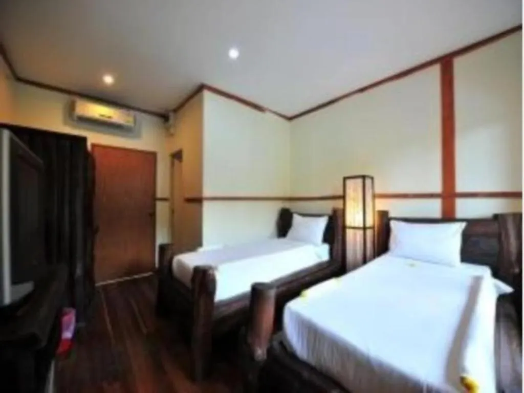 Phuttachot Resort Ko Phi Phi