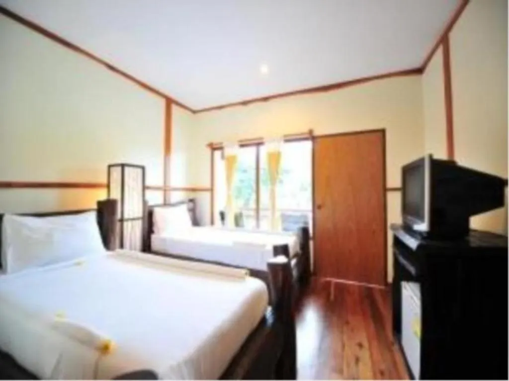 Phuttachot Resort Ko Phi Phi