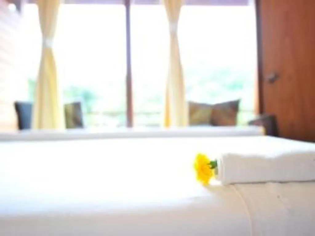 Phuttachot Resort Ko Phi Phi