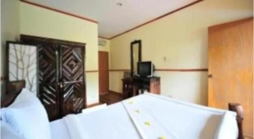 Phuttachot Resort Ko Phi Phi 2*,  Thailand