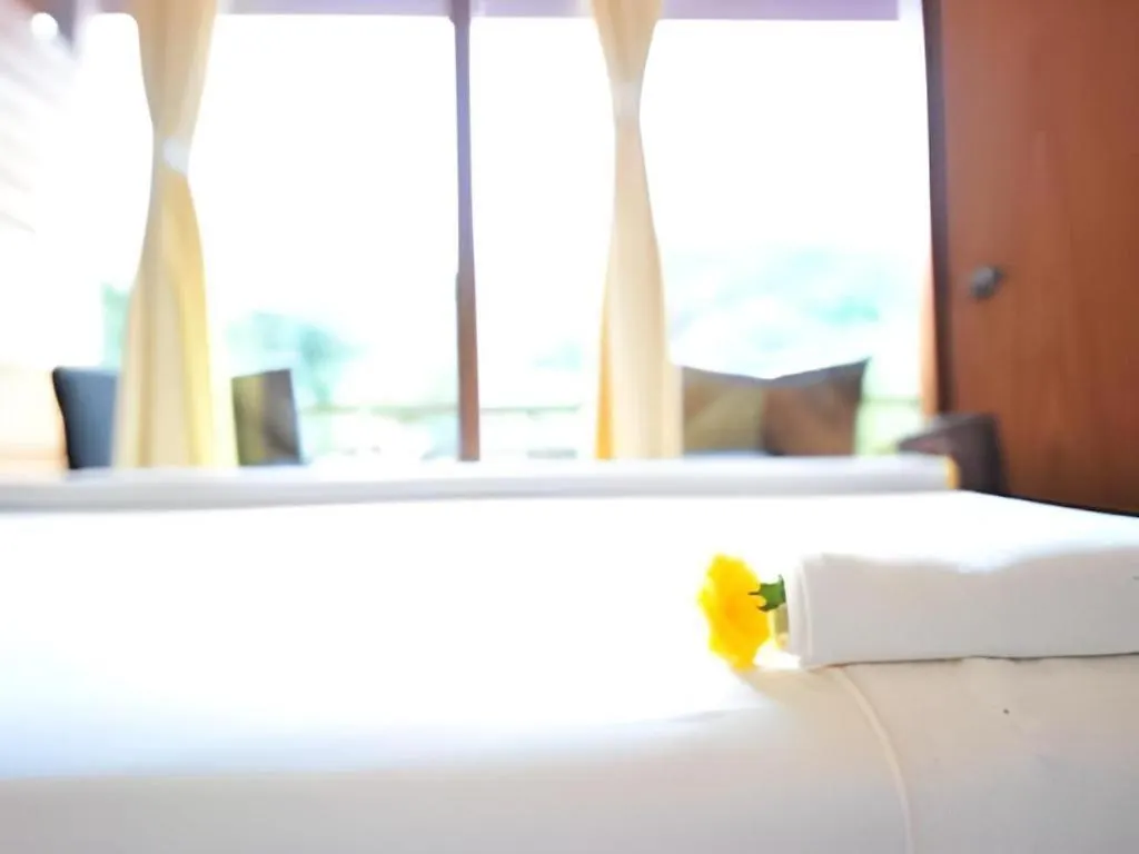 Phuttachot Resort Ko Phi Phi